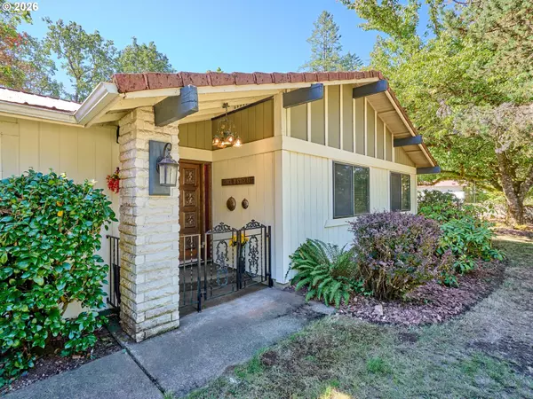 Mill City, OR 97360,940 SW MAIN AVE