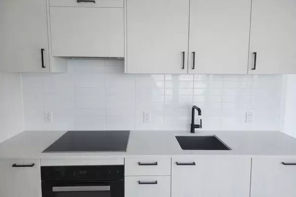 Toronto C13, ON M3C 0S4,1 Quarrington LN #2619