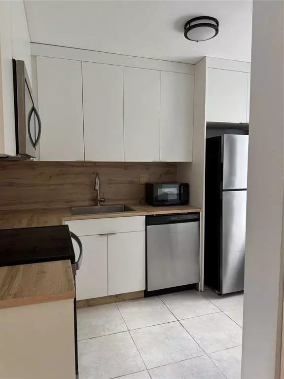 Pompano Beach, FL 33069,313 Gardens Drive #104