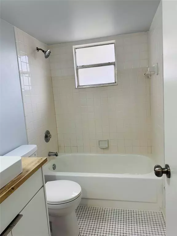 Pompano Beach, FL 33069,313 Gardens Drive #104