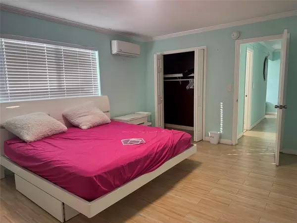 Hollywood, FL 33019,323 Monroe St #3