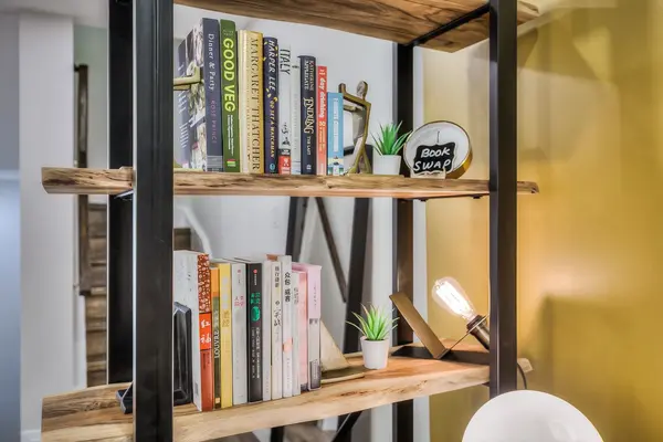 Richmond Hill, ON L4C 0H9,75 Weldrick RD E #710