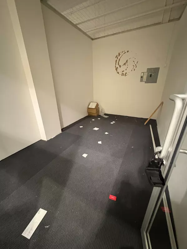 Markham, ON L3T 0C7,7181 Yonge ST #206