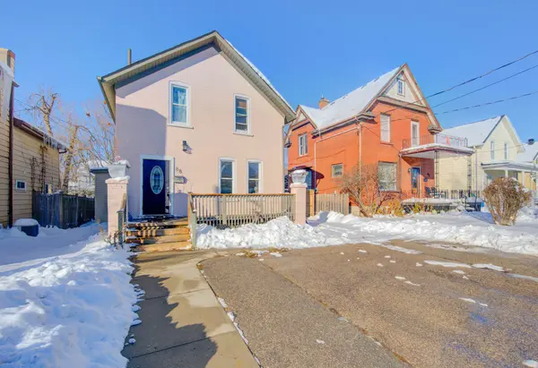 Kitchener, ON N2H 5J8,88 Wellington ST N