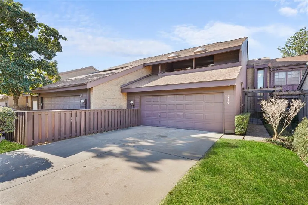 Fort Worth, TX 76112,714 Oakwood Trail