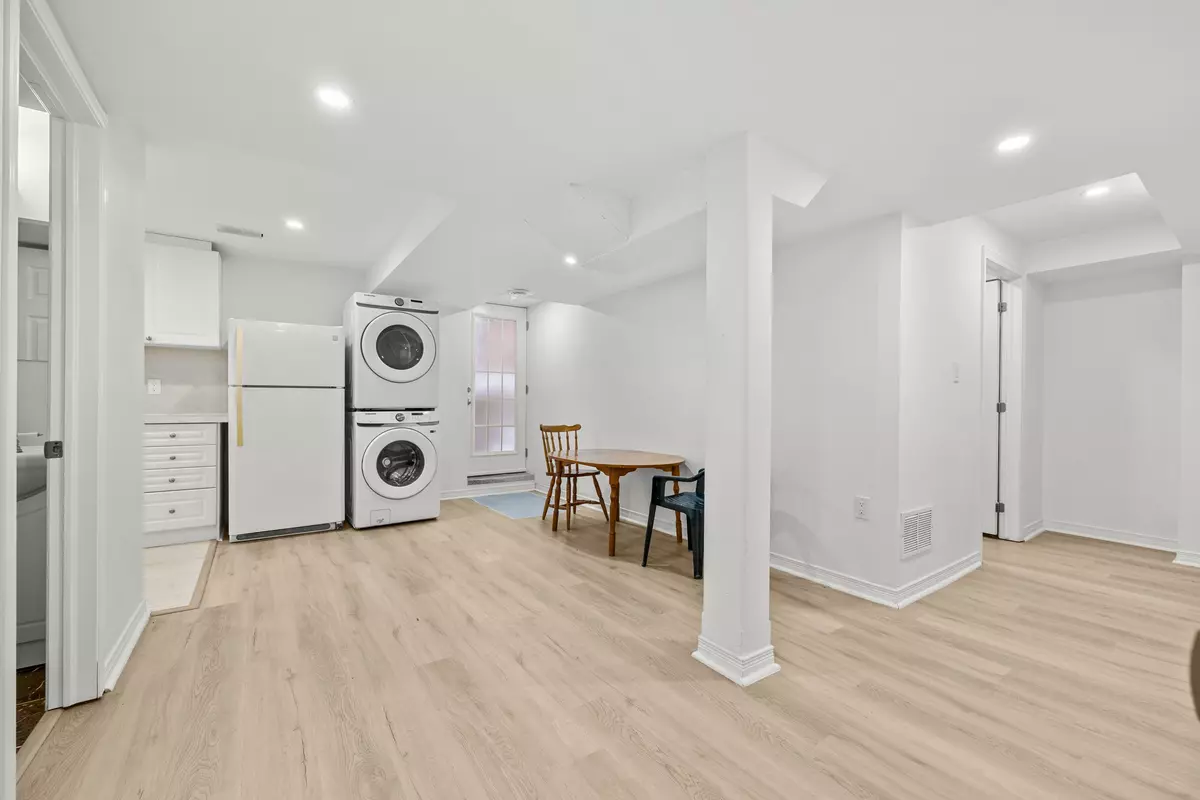 Mississauga, ON L5M 6M6,5554 Churchill Meadows BLVD #Lower