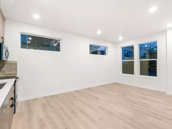 Portland, OR 97203,8350 N Bank ST