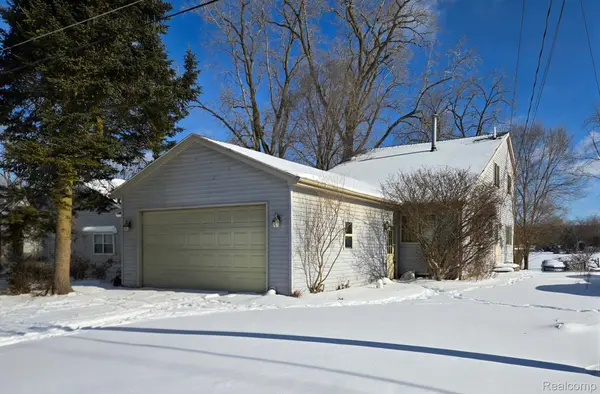 1805 Viola DR, Brandon, MI 48462