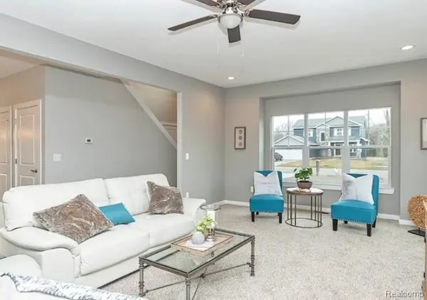 553 W Wildwood DR, Owosso Charter Township, MI 48867