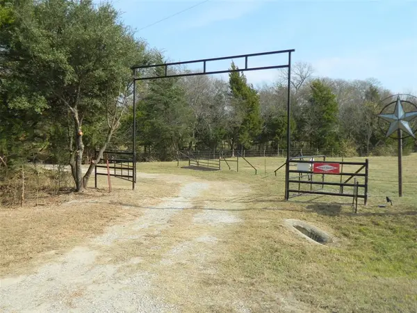 Bonham, TX 75418,956 County Road 4231