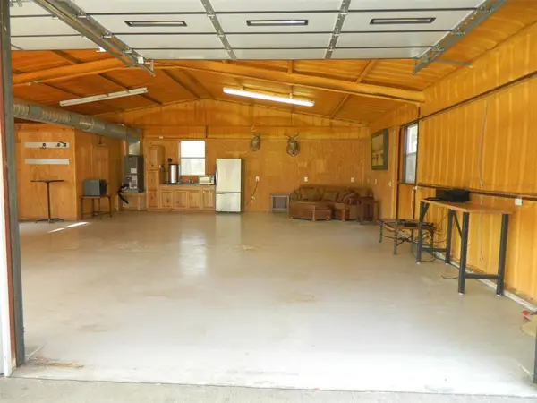 Bonham, TX 75418,956 County Road 4231