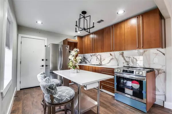 Dallas, TX 75217,826 W Laramie Lane