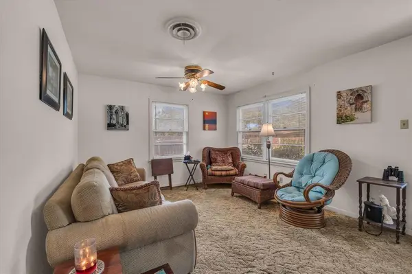 Lacy Lakeview, TX 76705,401 Avenue I