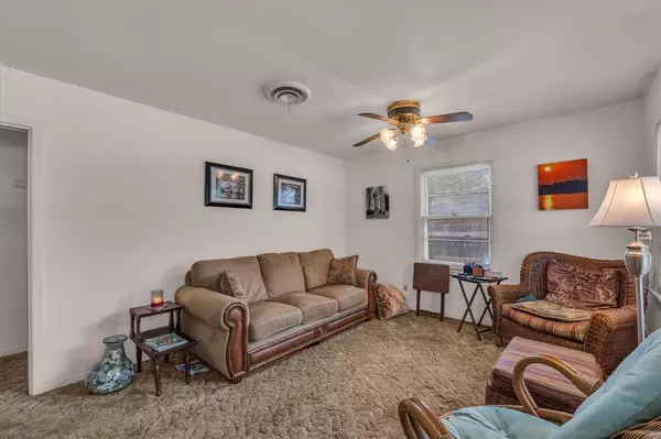 Lacy Lakeview, TX 76705,401 Avenue I