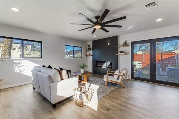 Dallas, TX 75211,3719 Dutton Drive