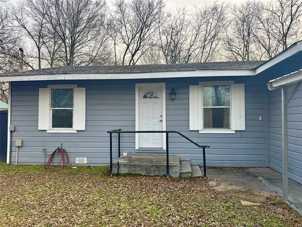 Campbell, TX 75422,511 W REDWOOD