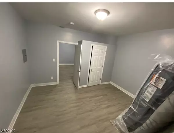 Newark City, NJ 07104,133 Oraton St