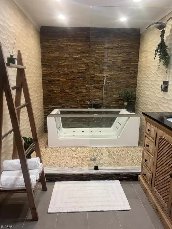 Hackensack City, NJ 07601,205 Davis Ave