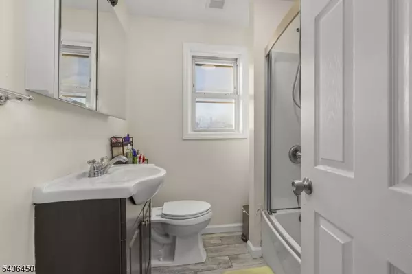 Elizabeth City, NJ 07201,750 Madison Ave