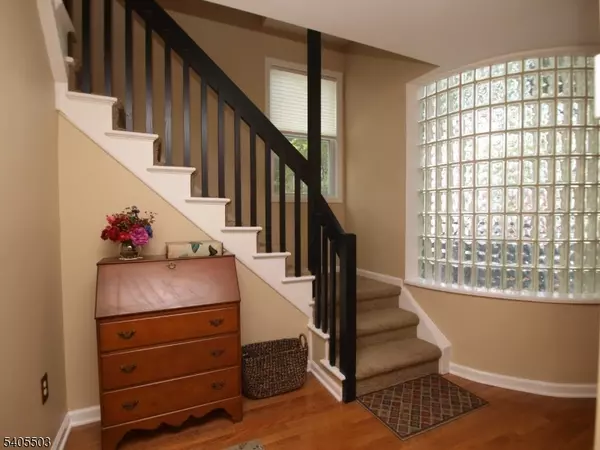 Lambertville City, NJ 08530,8 Raritan Pointe