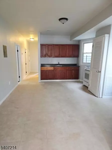 Newark City, NJ 07108,756 S 10Th St