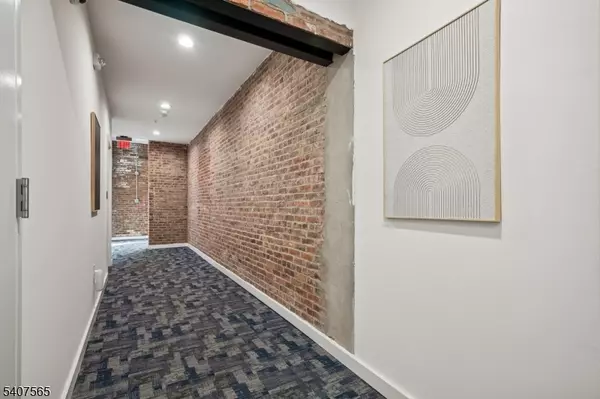 Newark City, NJ 07107,70 Roseville Ave