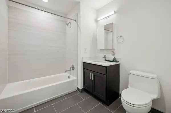 Newark City, NJ 07107,70 Roseville Ave