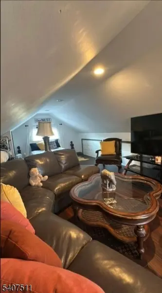 Clifton City, NJ 07013,41 Fenner Ave #2