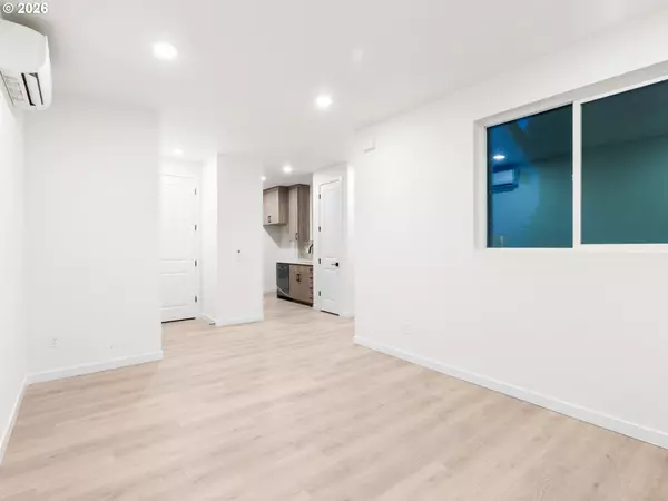 Portland, OR 97203,8338 N Bank ST