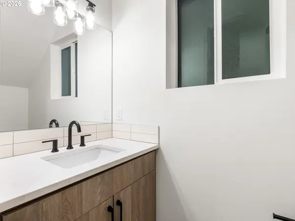 Portland, OR 97203,8338 N Bank ST