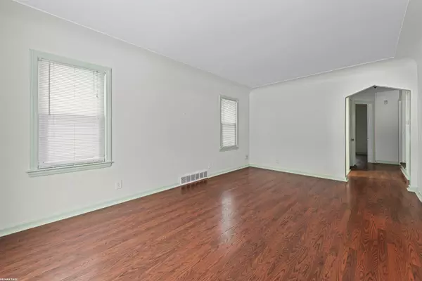 Eastpointe, MI 48021,22844 Oakwood AVE