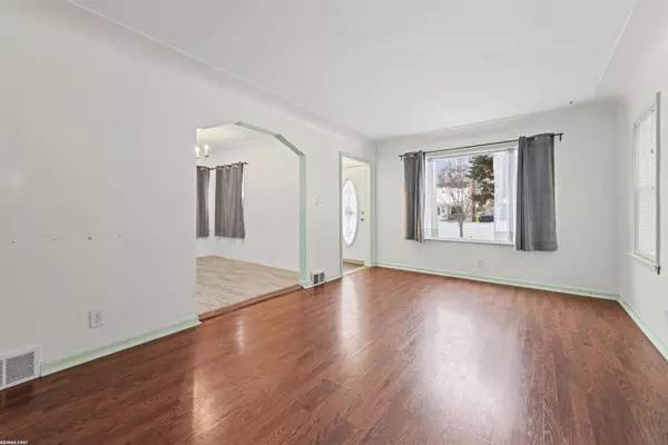 Eastpointe, MI 48021,22844 Oakwood AVE