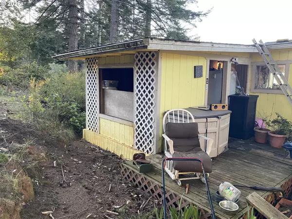 Brookings, OR 97415,96477 CAPE FERRELO RD