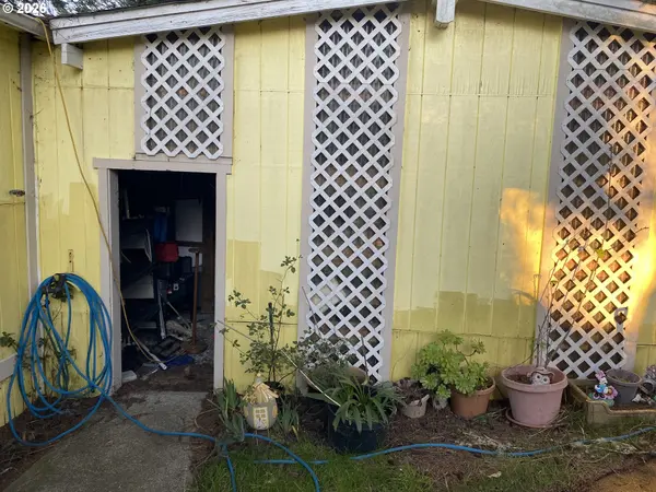 Brookings, OR 97415,96477 CAPE FERRELO RD