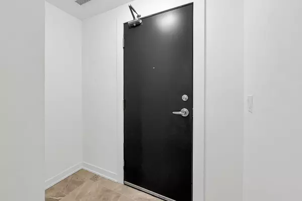 Burlington, ON L7T 0C9,498 Plains RD E #13