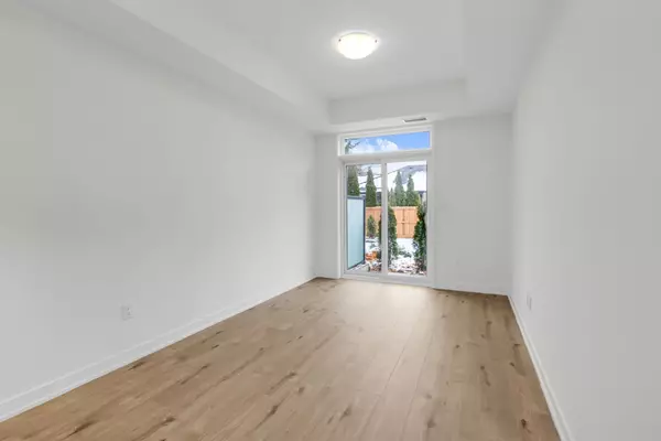 Burlington, ON L7T 0C9,498 Plains RD E #13