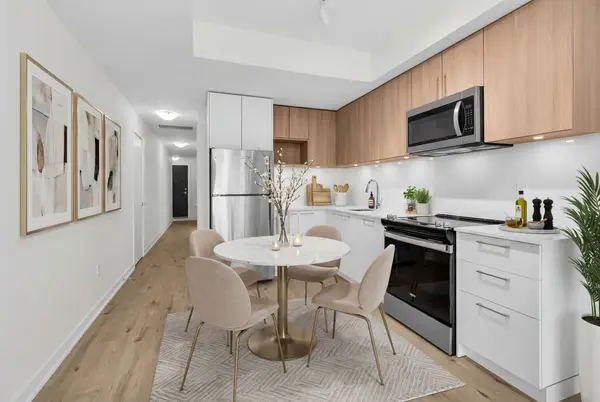 Burlington, ON L7T 0C9,498 Plains RD E #13