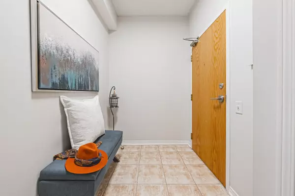 Burlington, ON L7P 5B8,2075 Amherst Heights DR #103