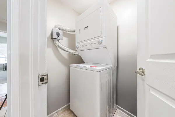 Burlington, ON L7P 5B8,2075 Amherst Heights DR #103