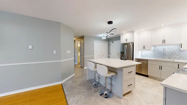 Brockville, ON K6V 7B3,21 Liston AVE #403