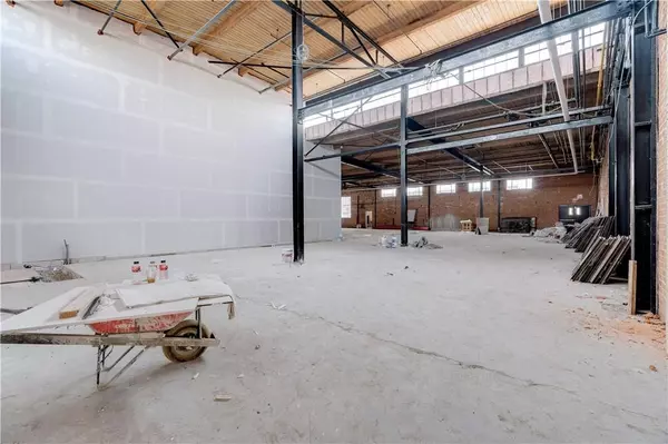 Brantford, ON N3T 6J9,111 Sherwood DR #8-9