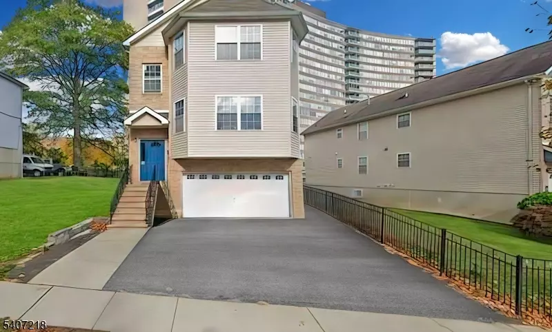 East Orange City, NJ 07018,54 Melrose Ave