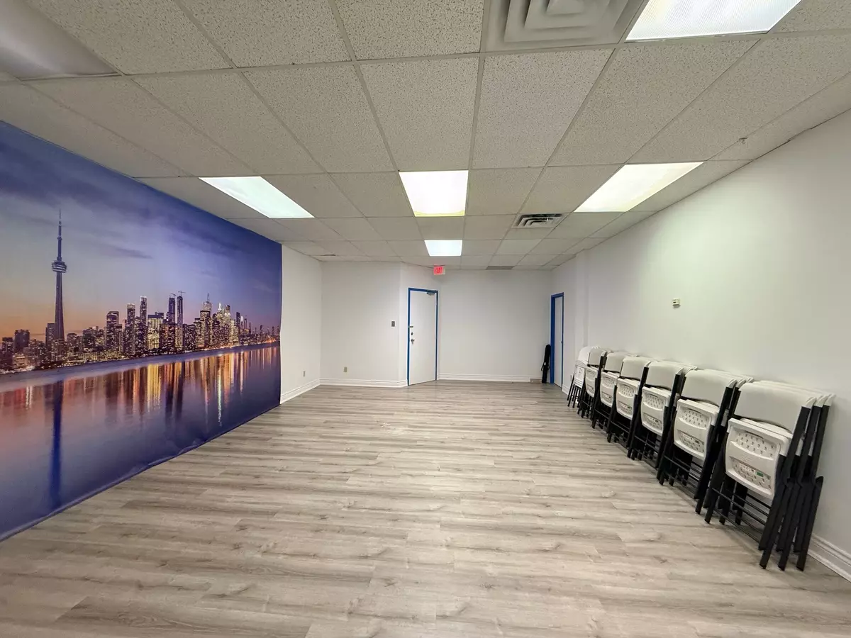 Markham, ON L3R 0C8,275 Renfrew DR #201