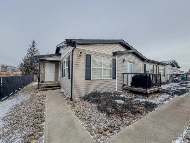 Swift Current, SK S9H 3P3,1275 South Railway STREET E #5