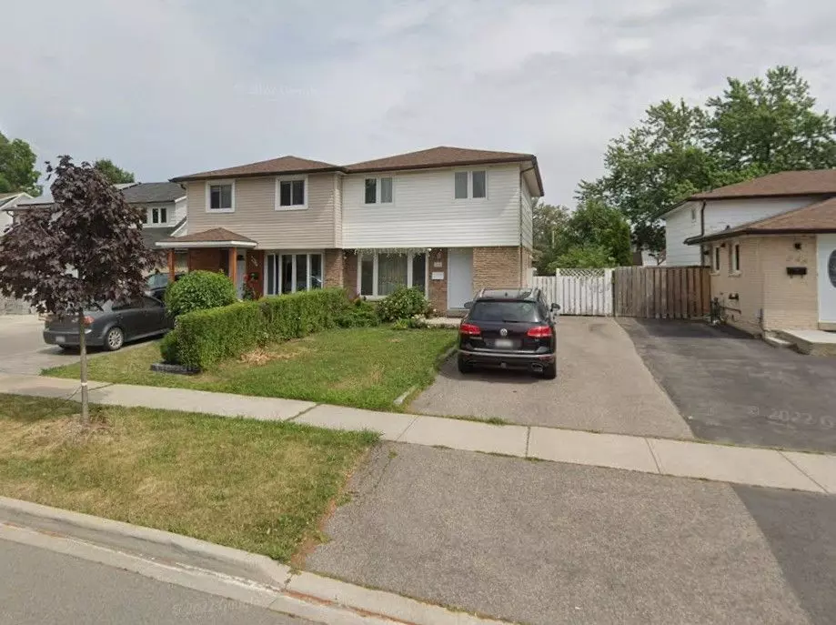Mississauga, ON L5C 1G4,944 Blairholm AVE