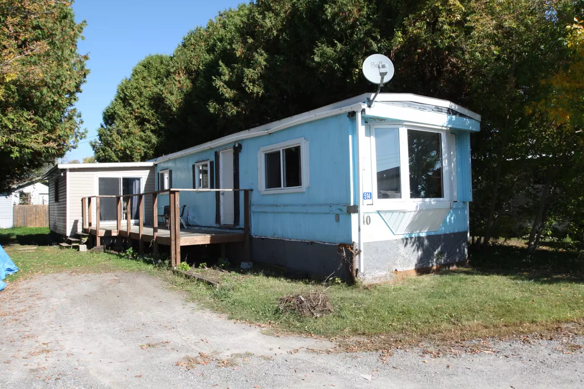 Smiths Falls, ON K7A 4S4,514 Jason ST N