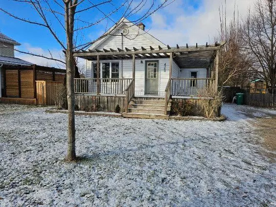 Petrolia, ON N0N 1R0,4360 Petrolia Line