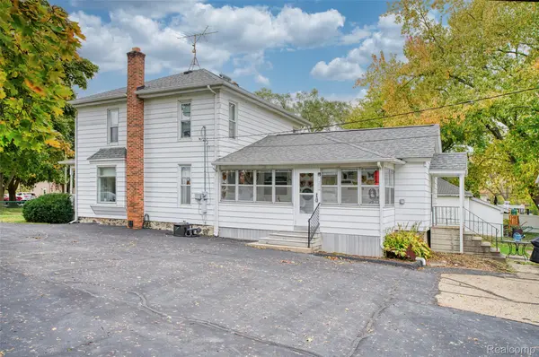 Howell, MI 48843,421 West ST