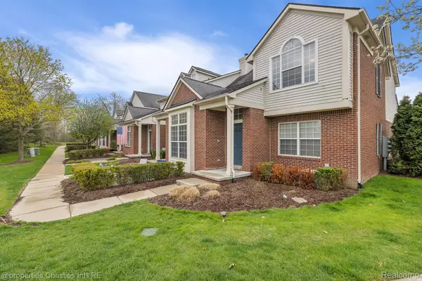 Walled Lake, MI 48390,16204 CAITLIN CIR