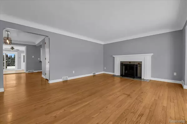 Birmingham, MI 48009,2299 W Lincoln ST